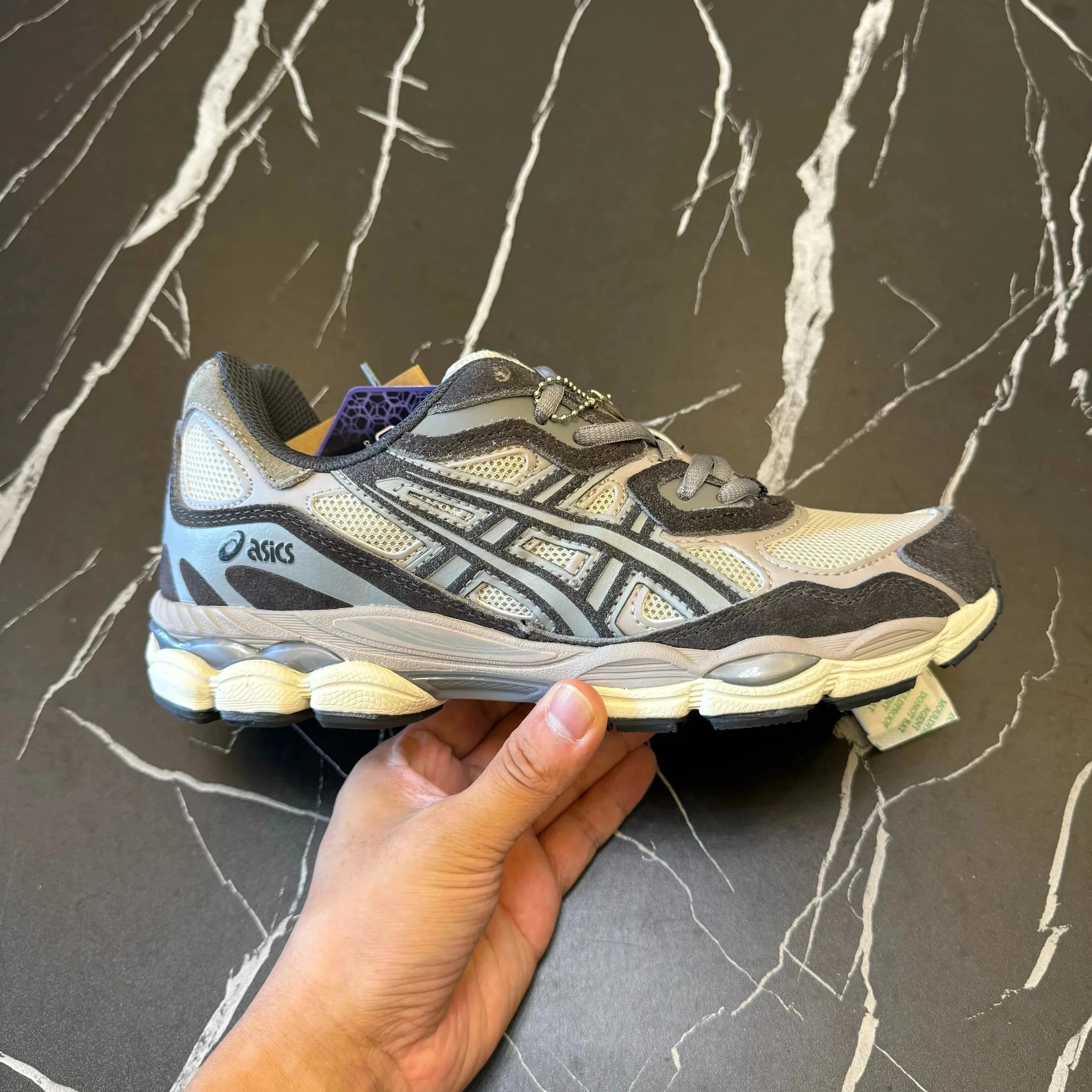 亚瑟士NYC燕麦灰24号色A789-250