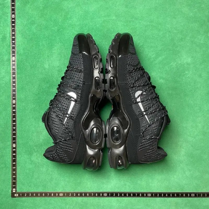 17号黑色白勾FD0670 001