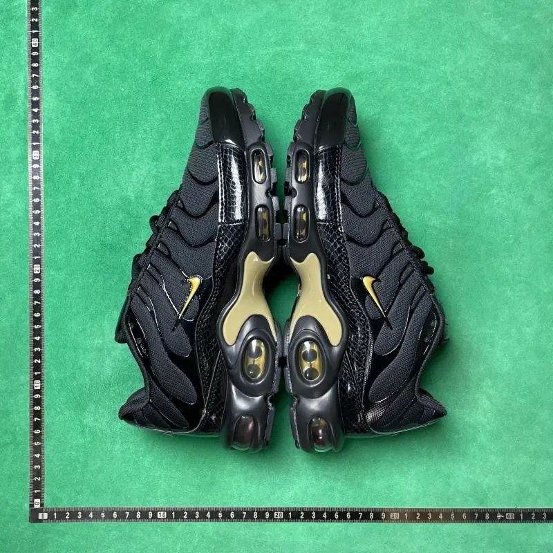 5号黑金852630 001