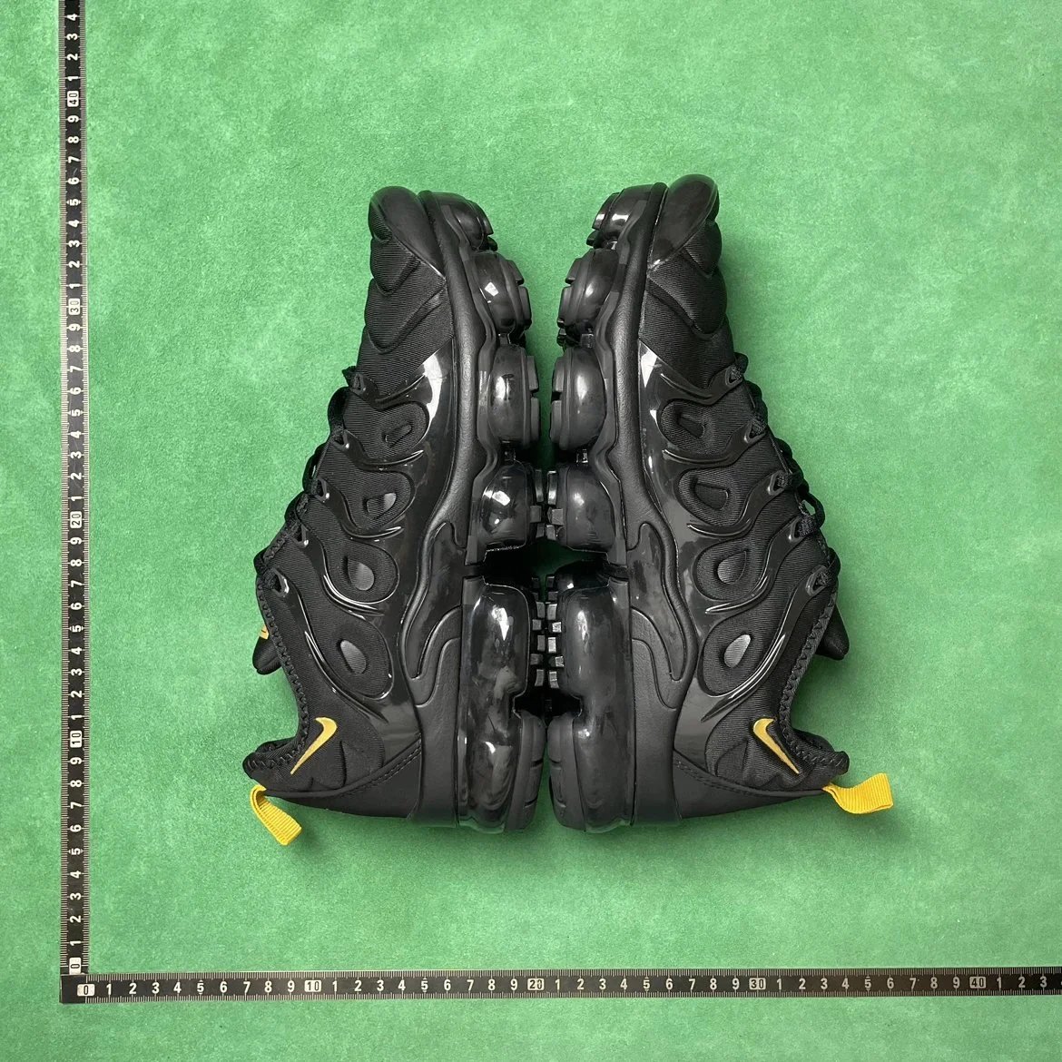 B0D 舒适百搭透气减震轻便低帮跑步鞋 5