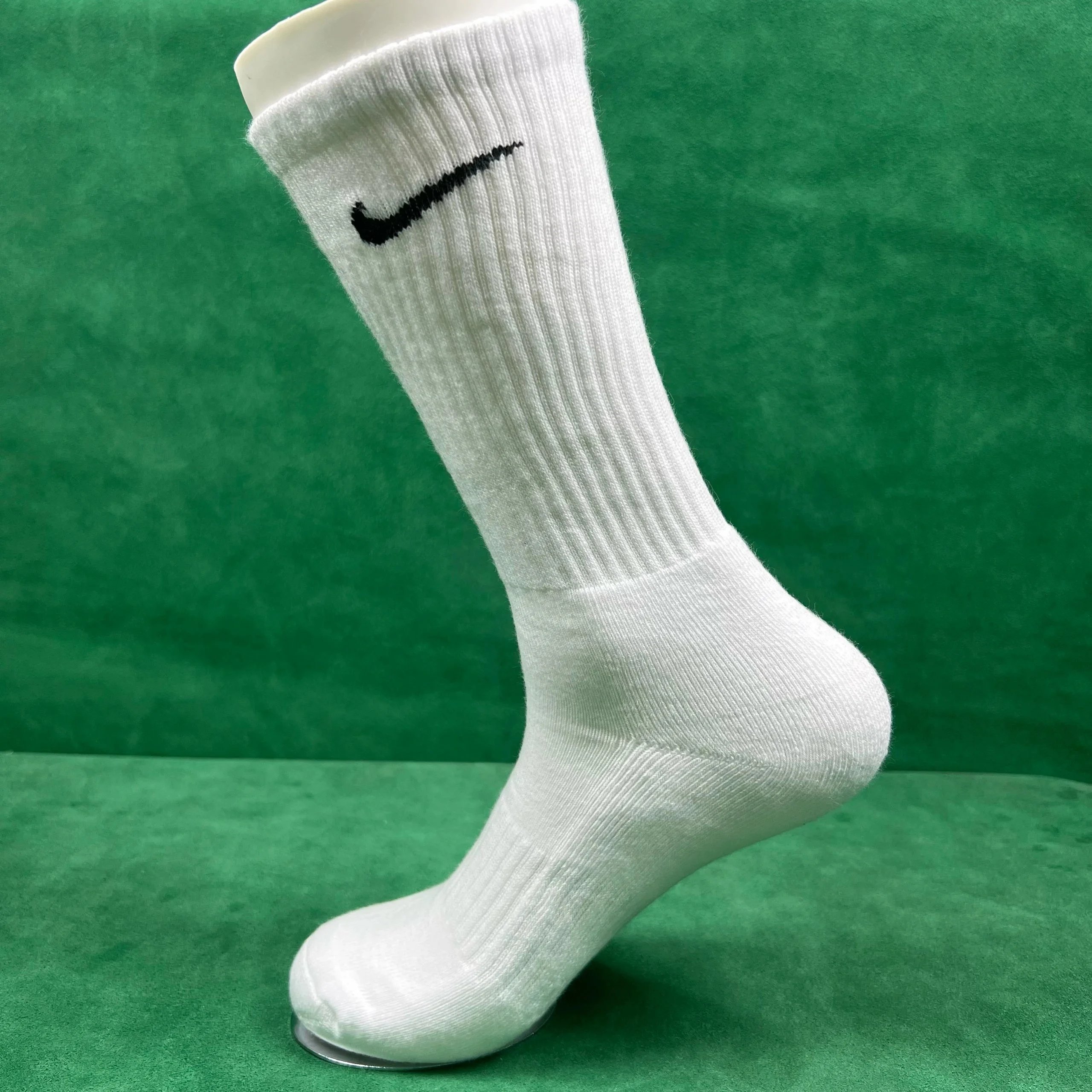 2号白色高帮 一卡三双