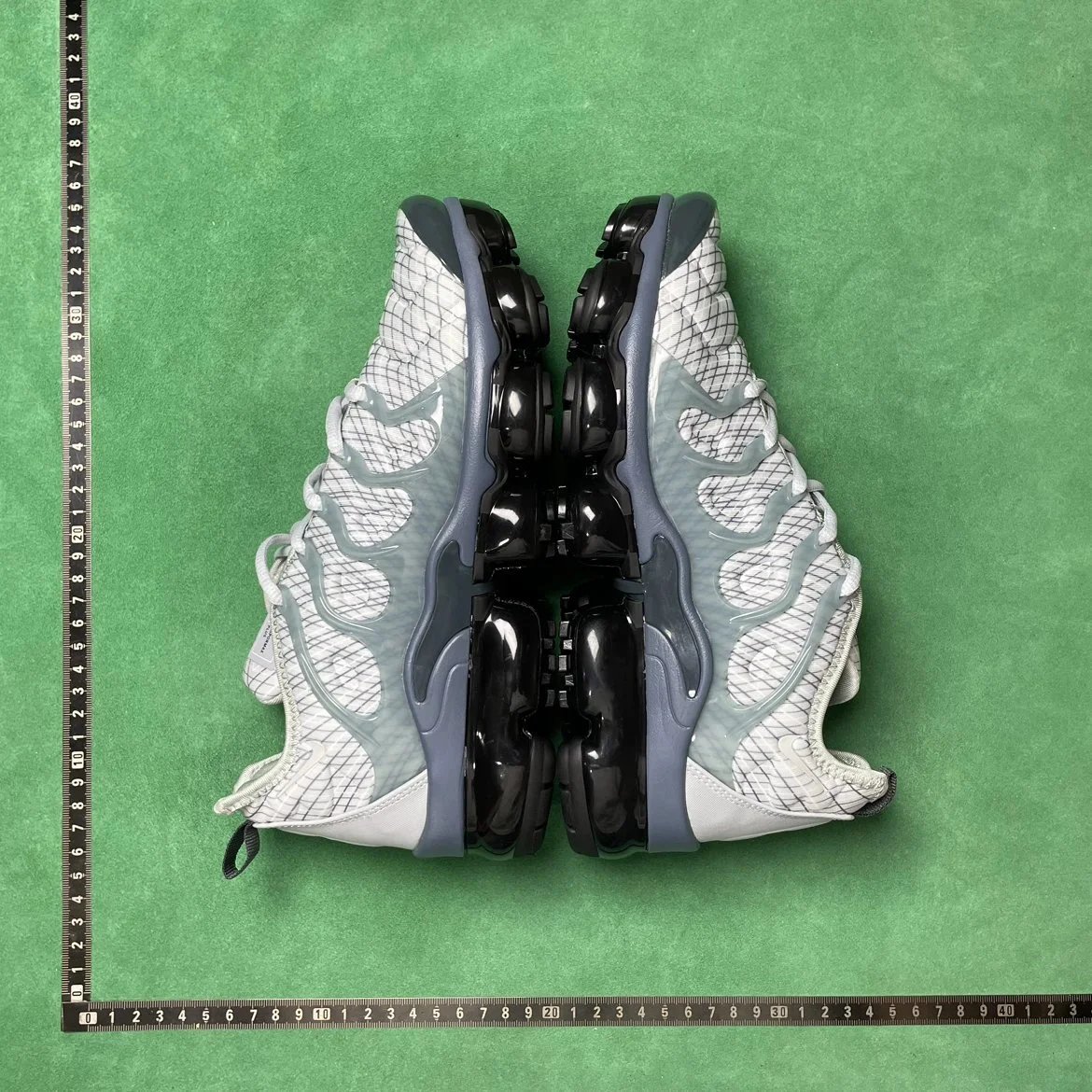 B0D 舒适百搭透气减震轻便低帮跑步鞋 2