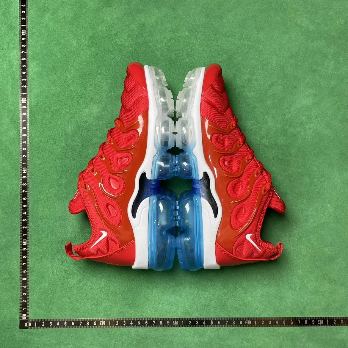 B0D 舒适百搭透气减震轻便低帮跑步鞋 13