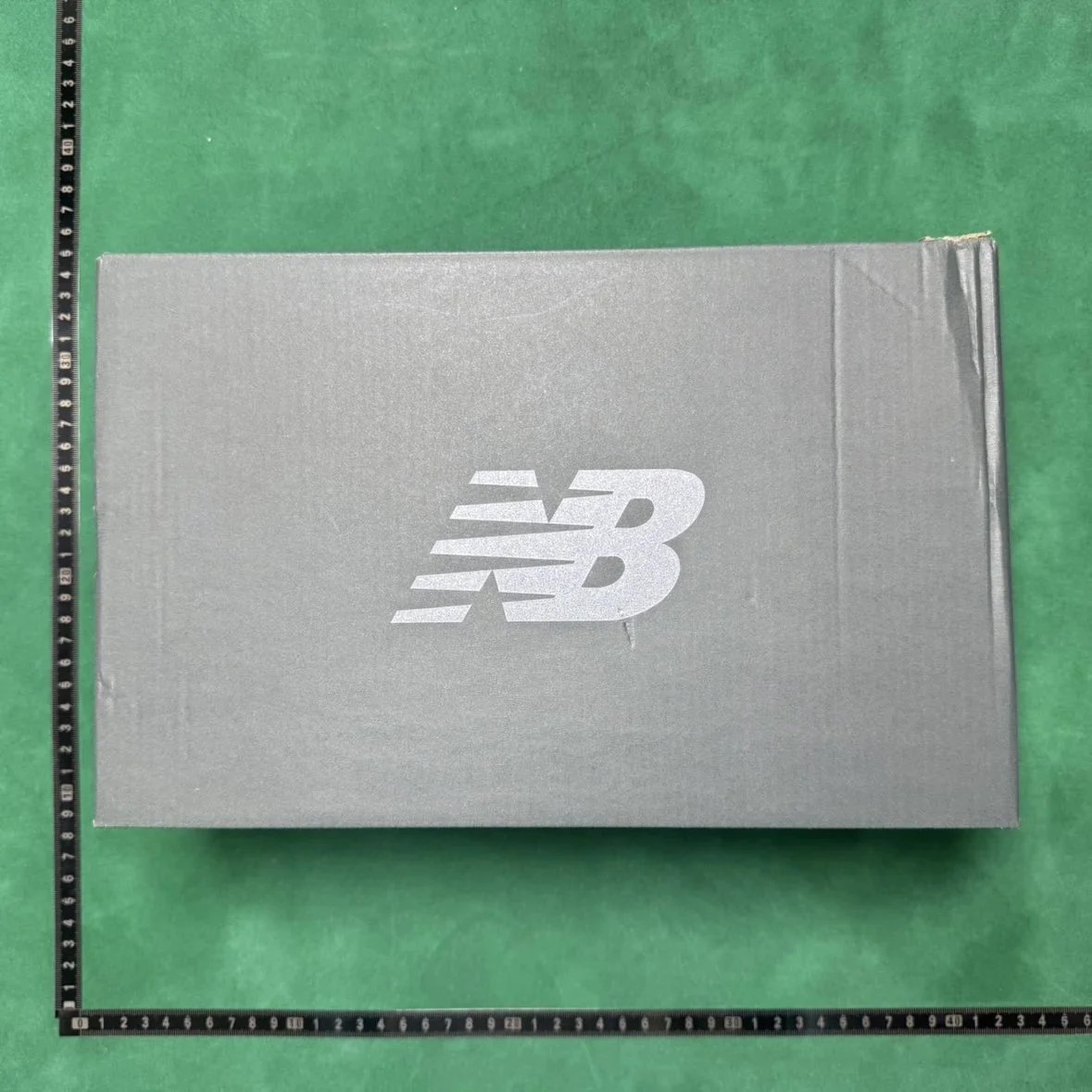 NEW BALANCE 2002R foto 2
