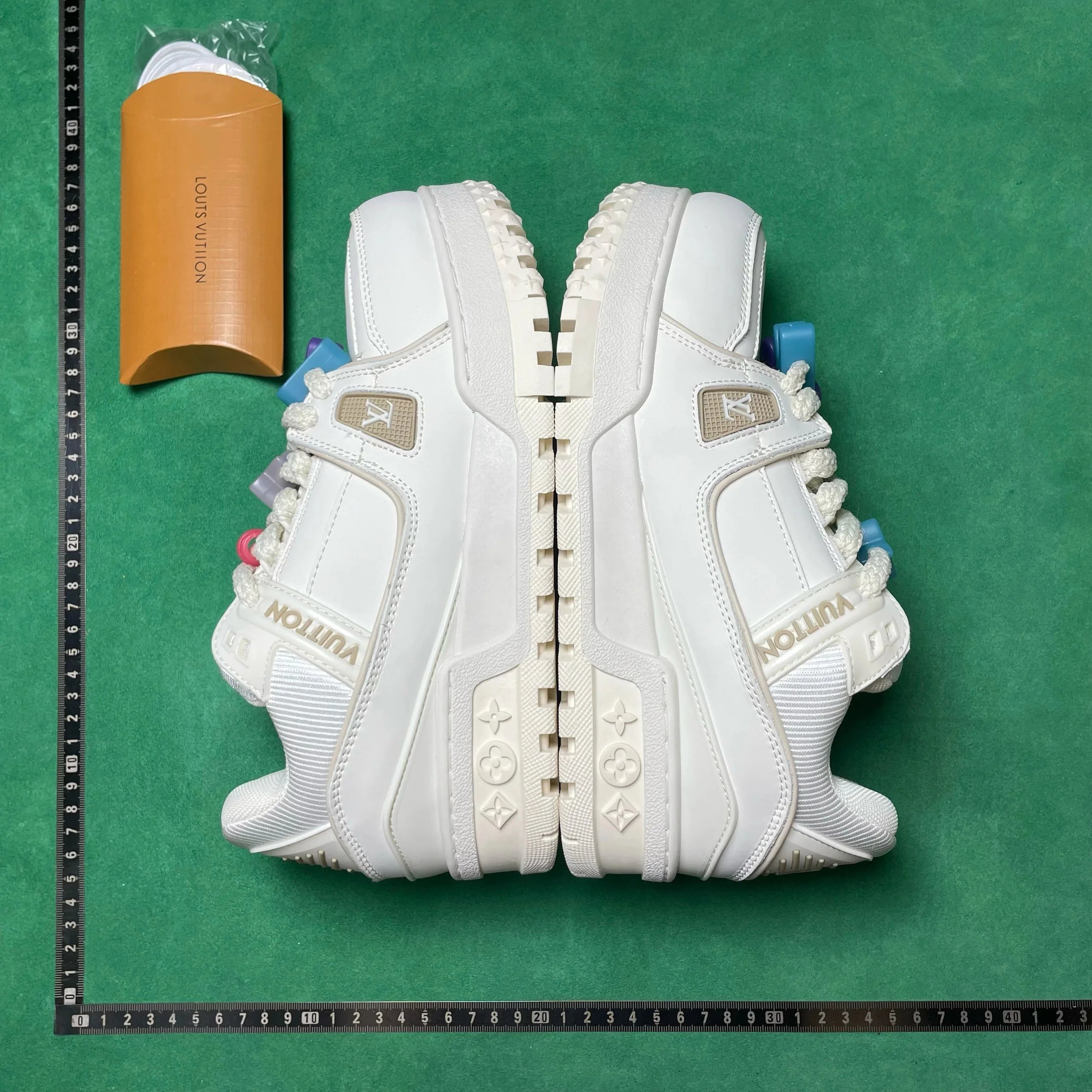 10号厚底白1AB8RK