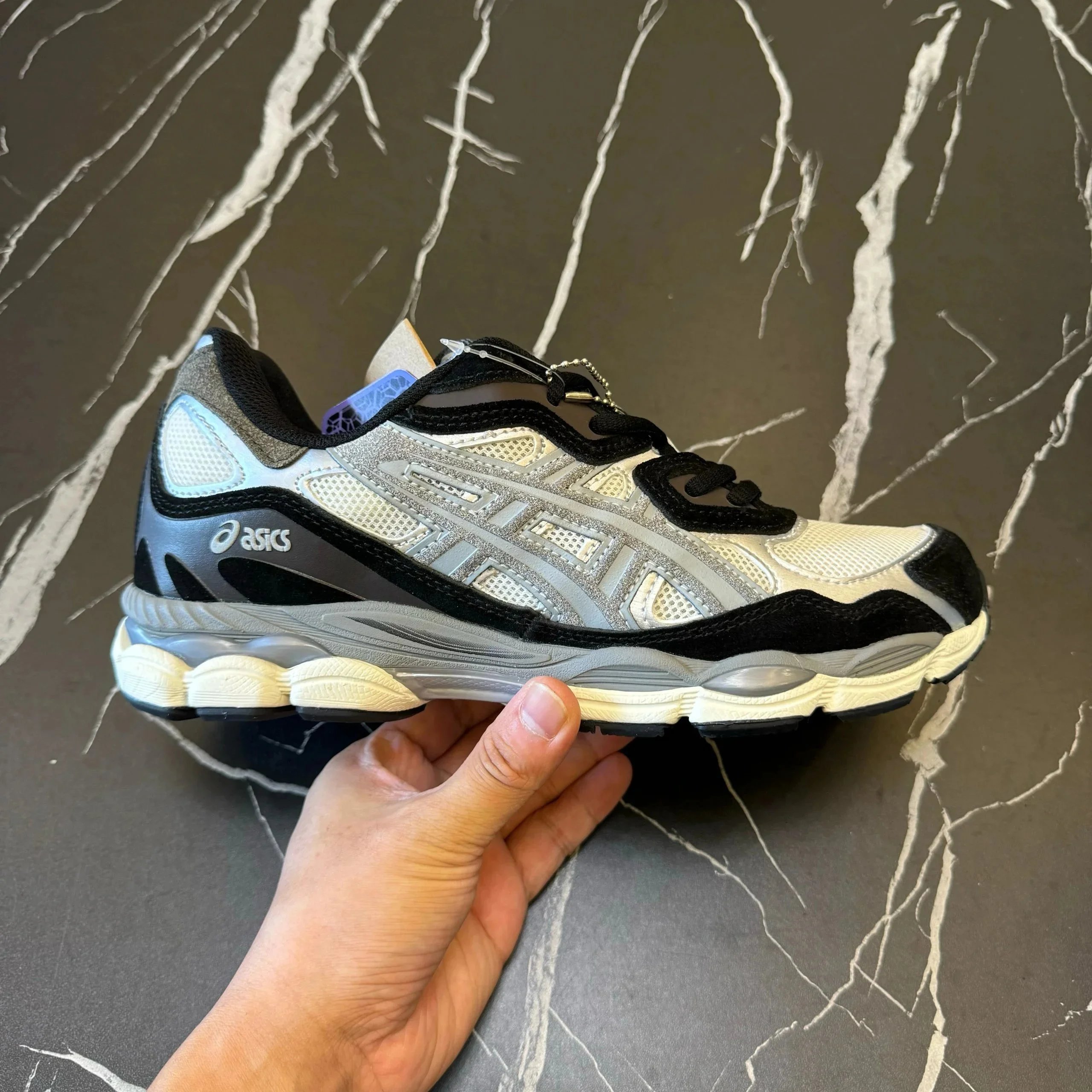 亚瑟士NYC灰黑21号色A789-750