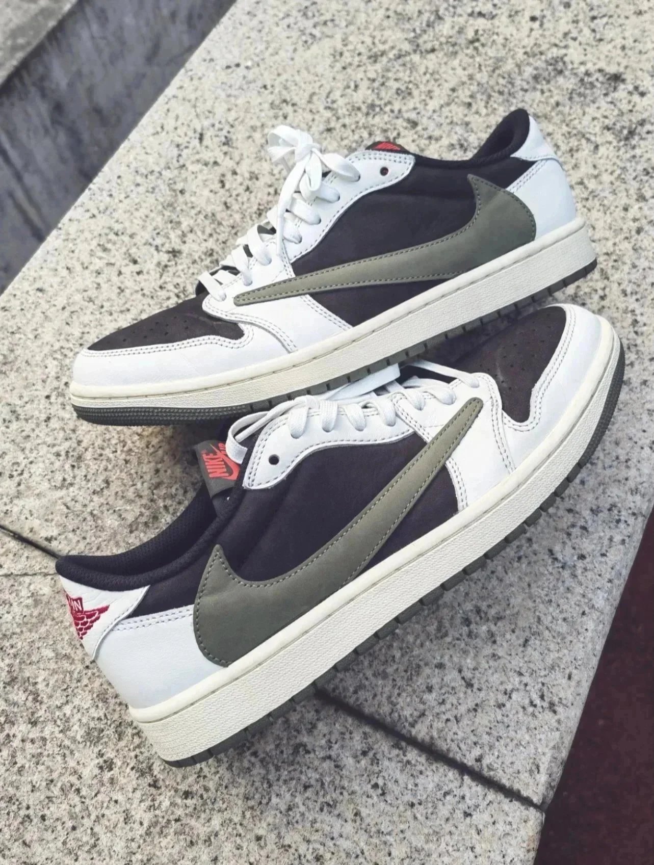 Nike x Travis Scott Air Jordan 1 Low OG 'Olive' Sneakers - 4
