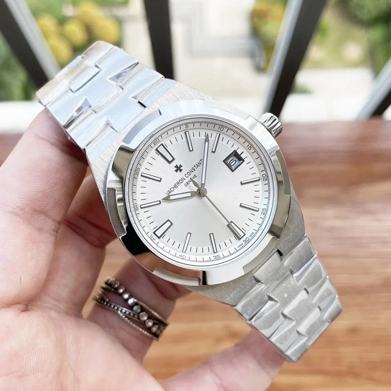 Watch from Yongwan
