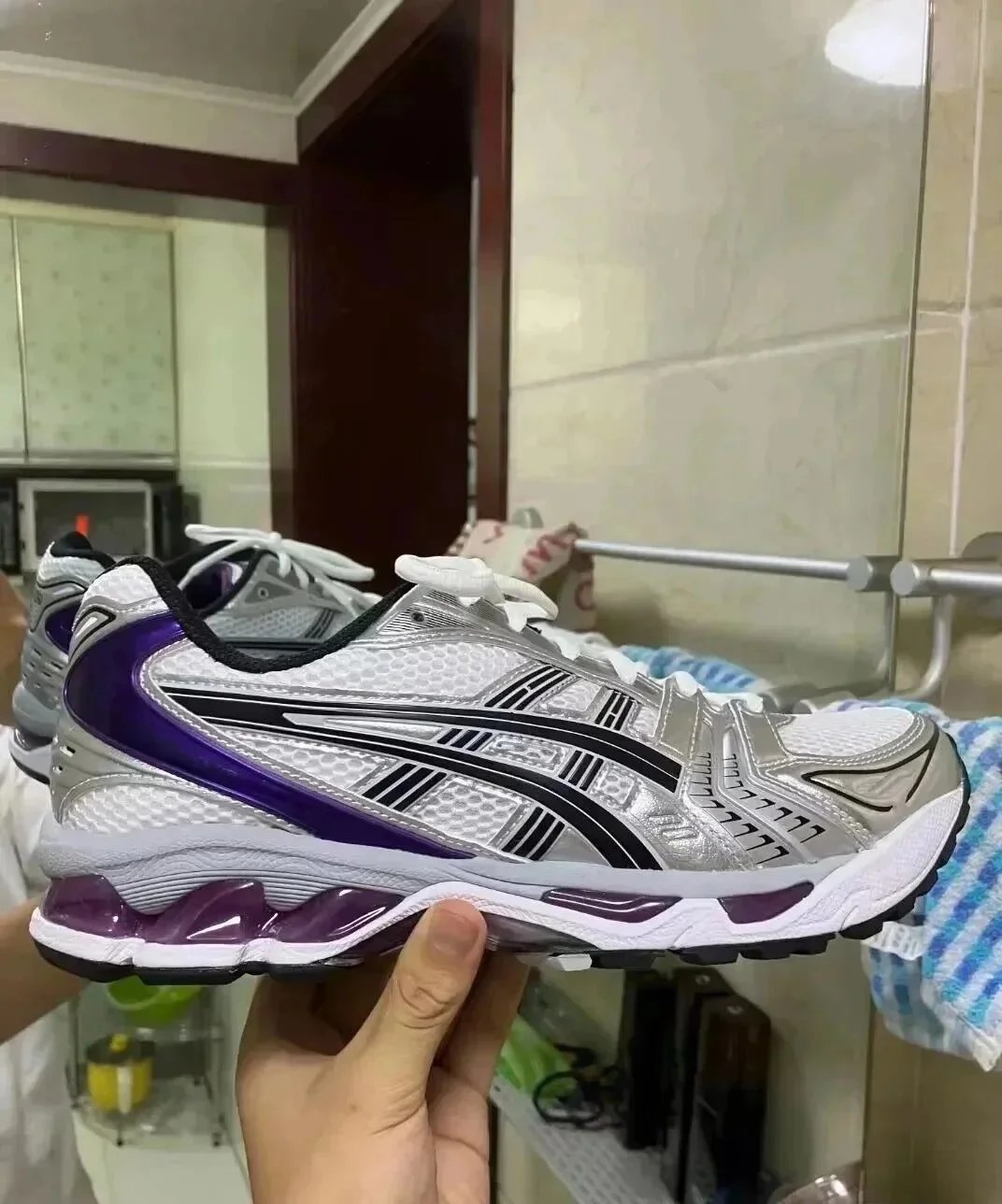 1201A056-111 White/Purple