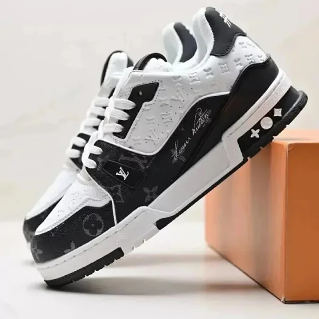 Louis Vuitton Sneakers Low-top floral cutout product detail image 9
