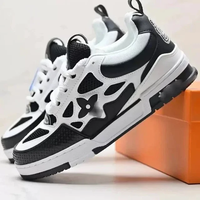 Louis Vuitton Sneakers Low-top floral cutout product detail image 1