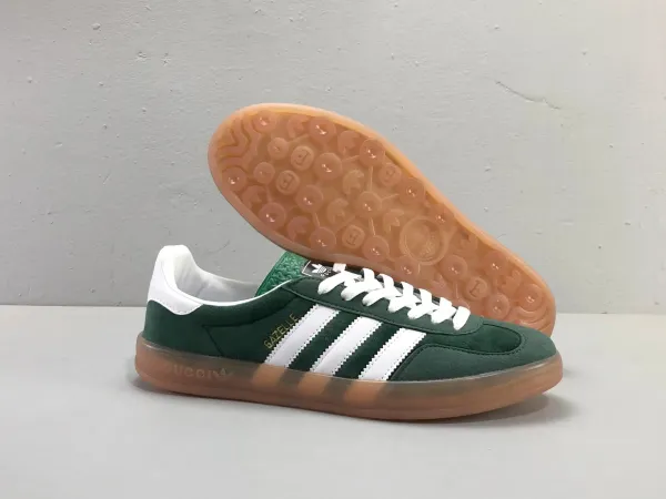 Adidas Originals Samba OG Black / White Suede Sneakers - 22