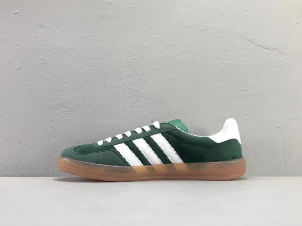 Adidas Originals Samba OG Black / White Suede Sneakers - 24