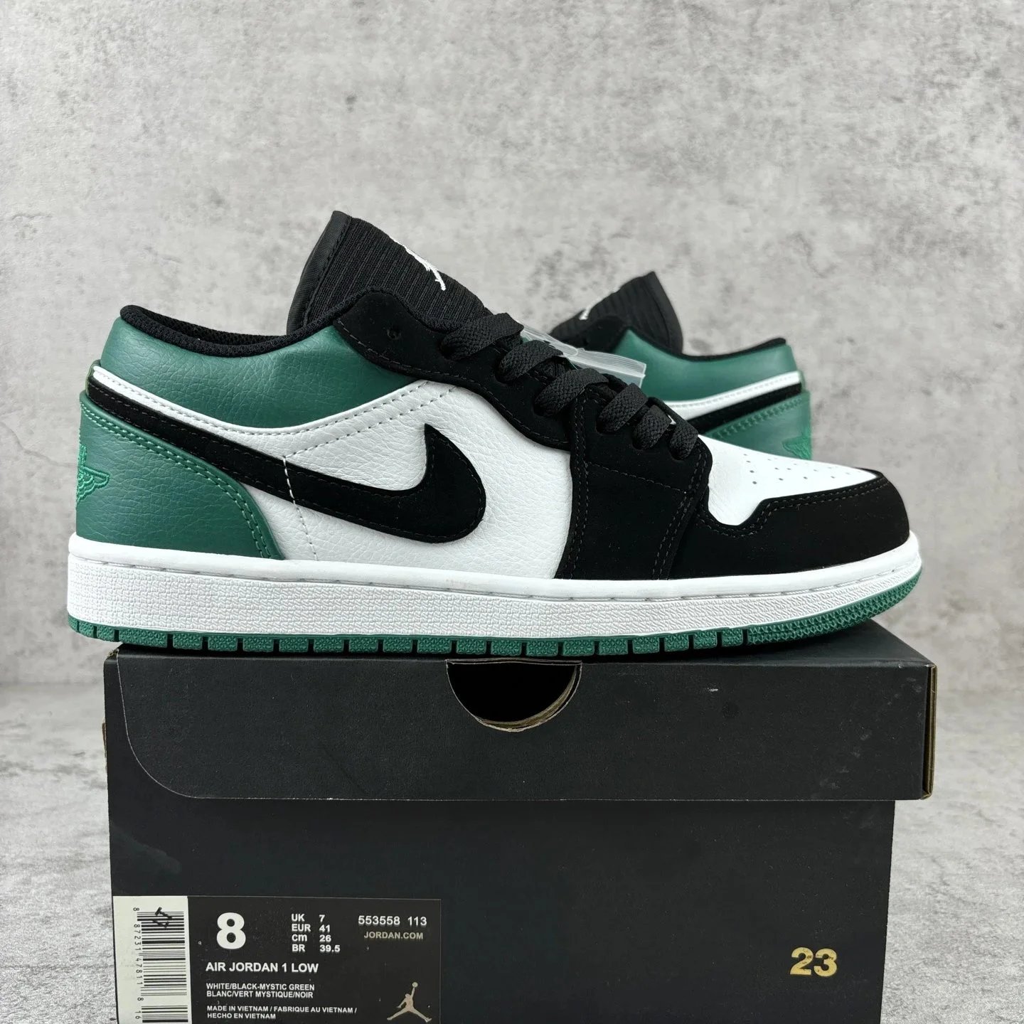 XP 2.0 J 1 low Black and green toes 553558-113（36-47.5） SKU image