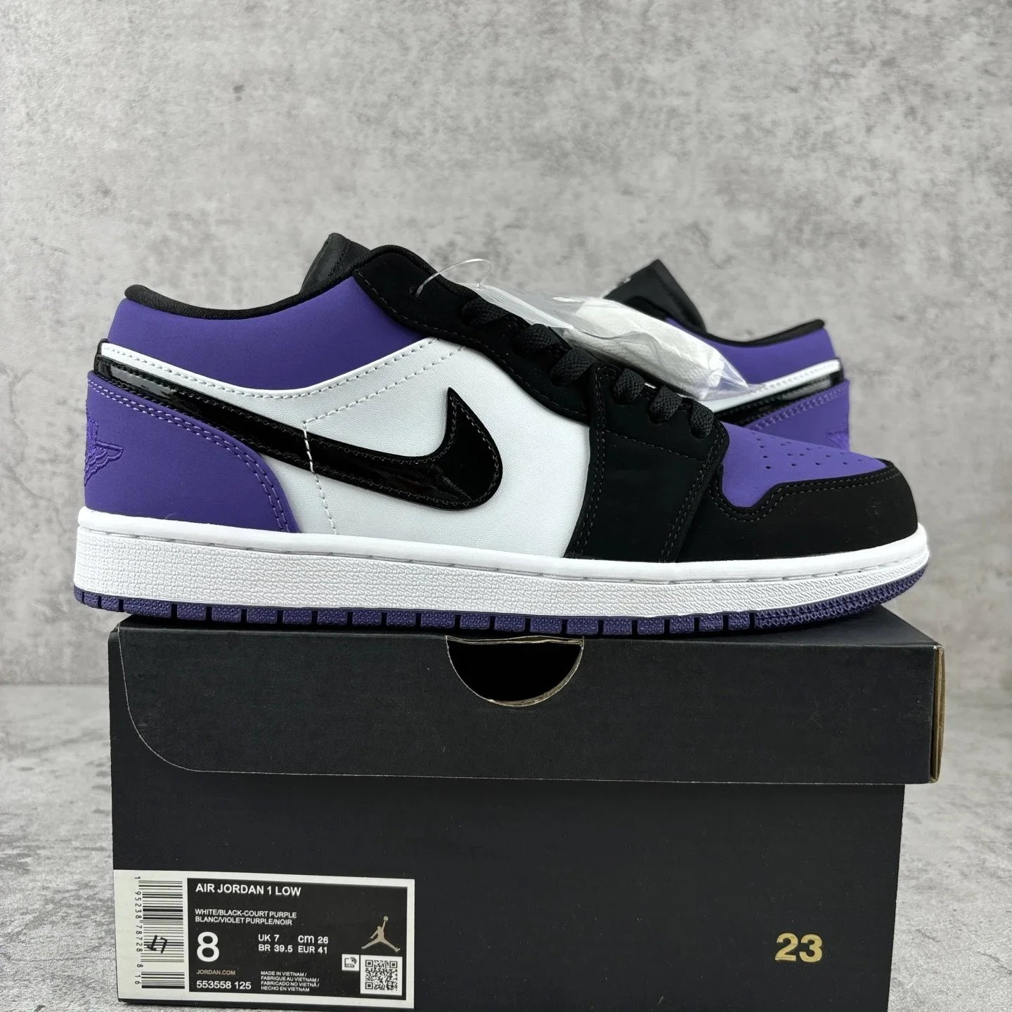 XP 2.0 J 1 low Black-purple toe 553558-125（36-4735） SKU image