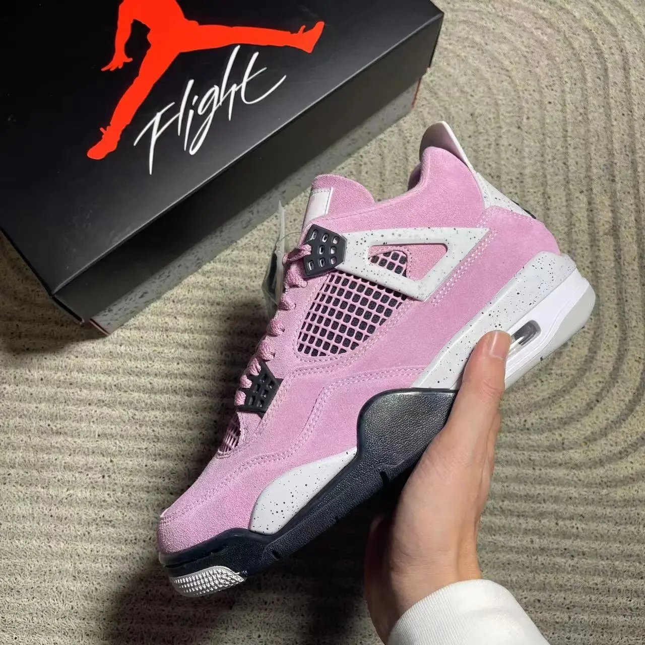 KZ AJ4 Pink Black AQ9129-501
