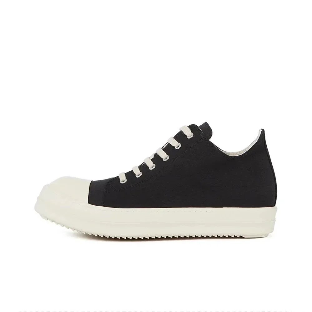 Low-top classic Converse black canvas SKU image