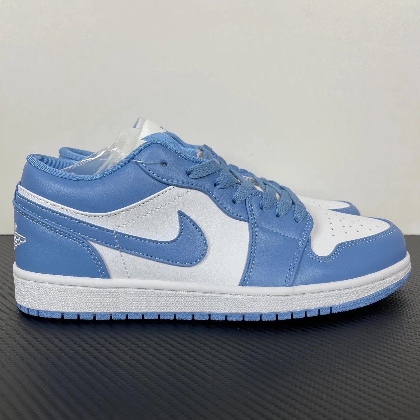 XP 2.0 J 1 low White and blue AO 9944-441（36-47.5） SKU image