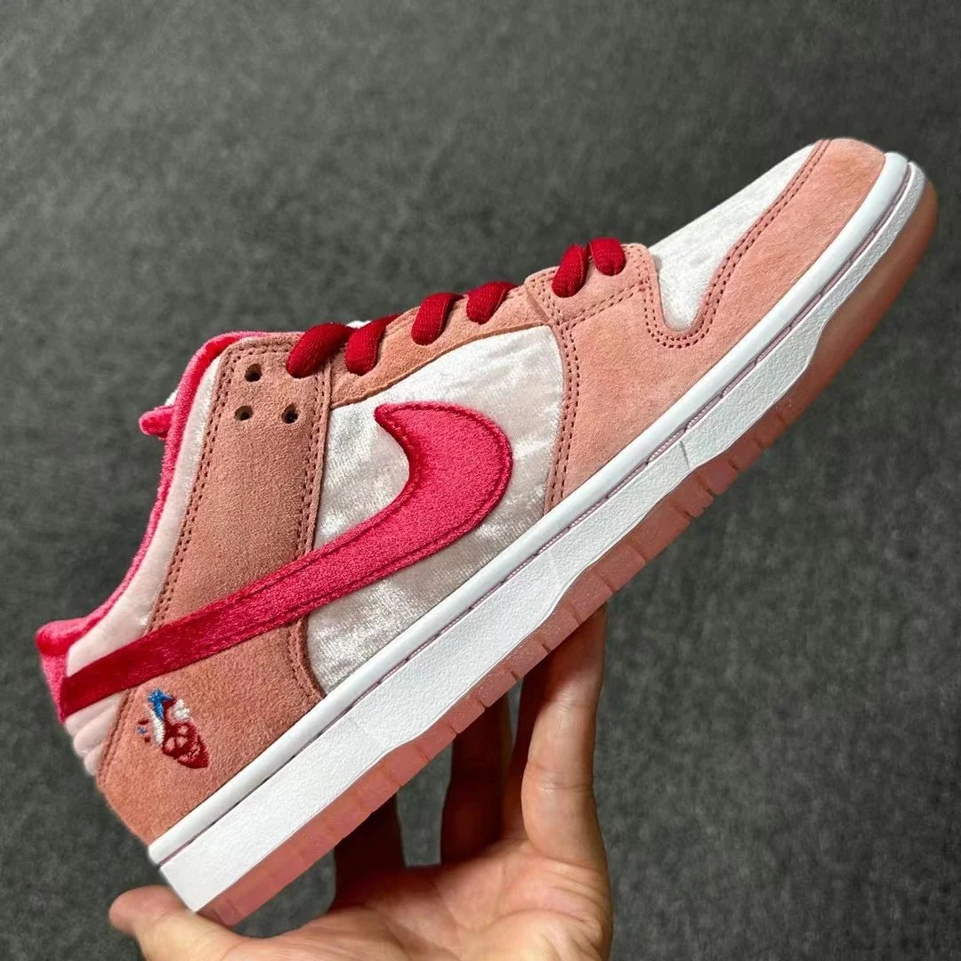 M Size DUNK SB Valentine’s Day SKU image