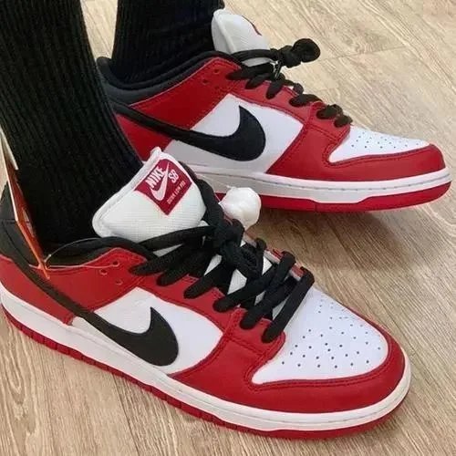 M version DUNK Chicago SKU image