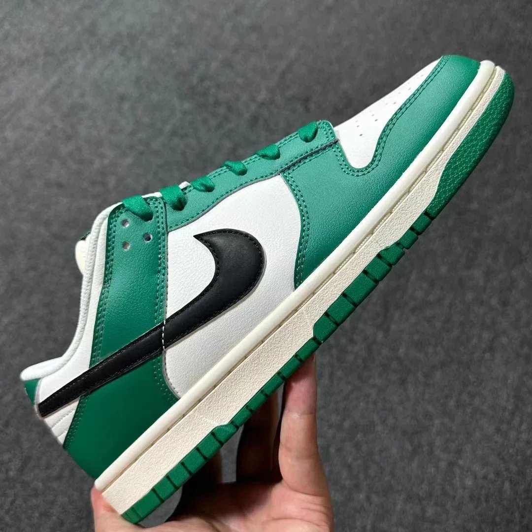 M-size DUNK white and green lottery SKU image