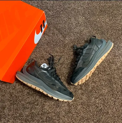 Nike Sacai Vaporwaffle Dark Smoke Gray Sneakers Chunky Sneakers - 1