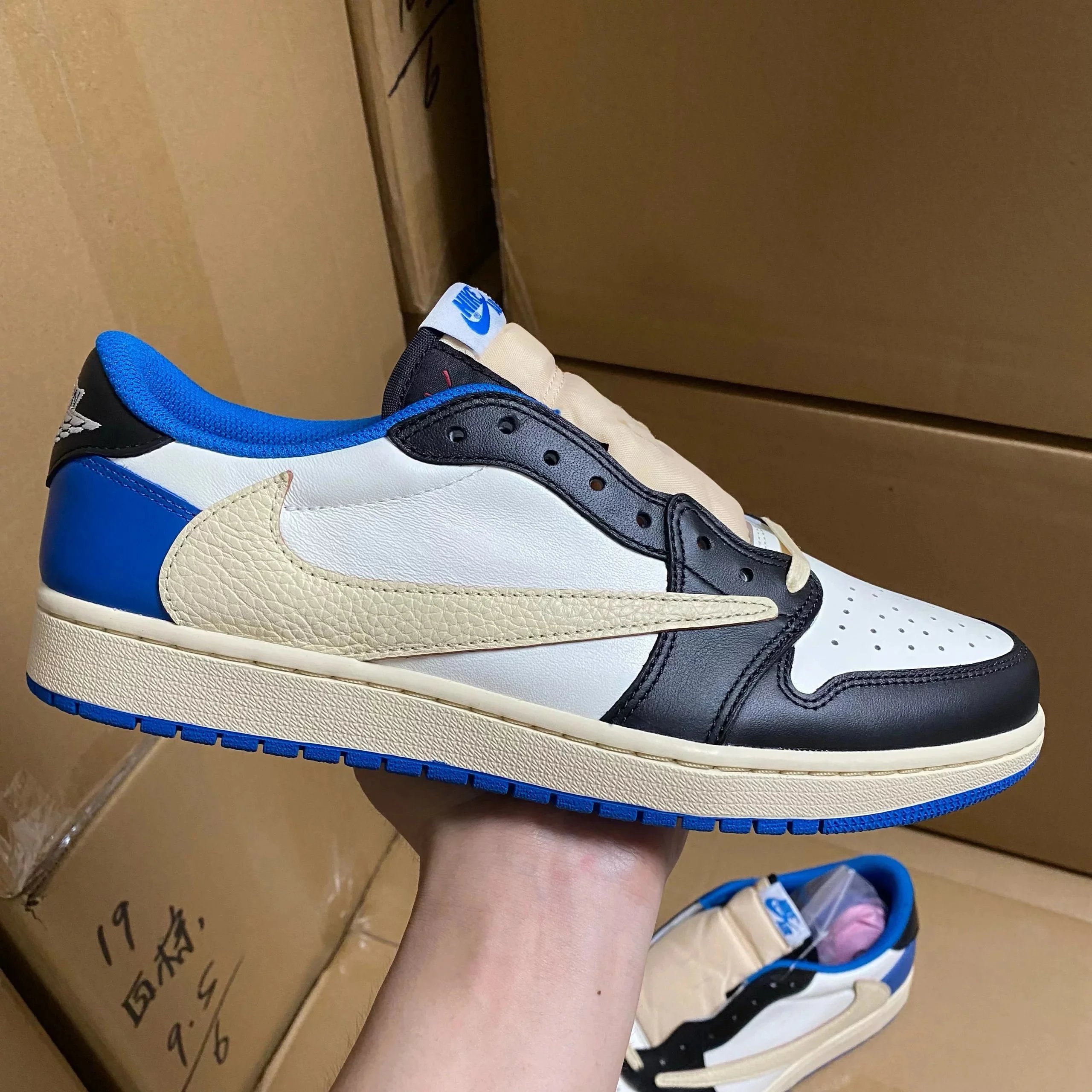 Travis Scott Air Jordan 1 Low Reverse Swoosh photo 3
