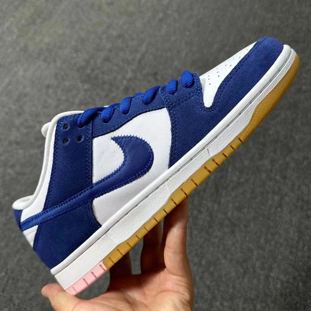 M version DUNK Los Angeles Dodgers SKU image