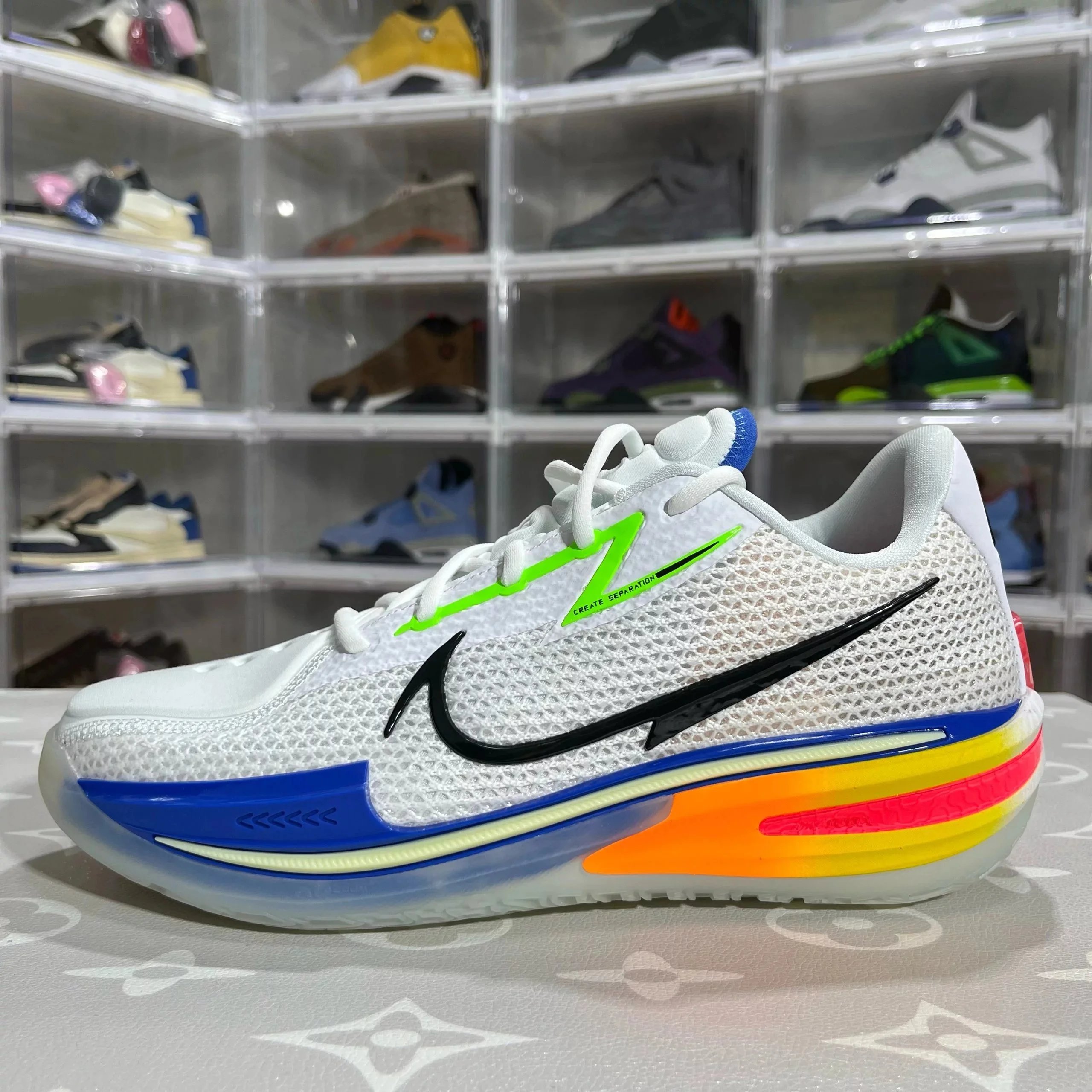 KO GT CUT White Rainbow