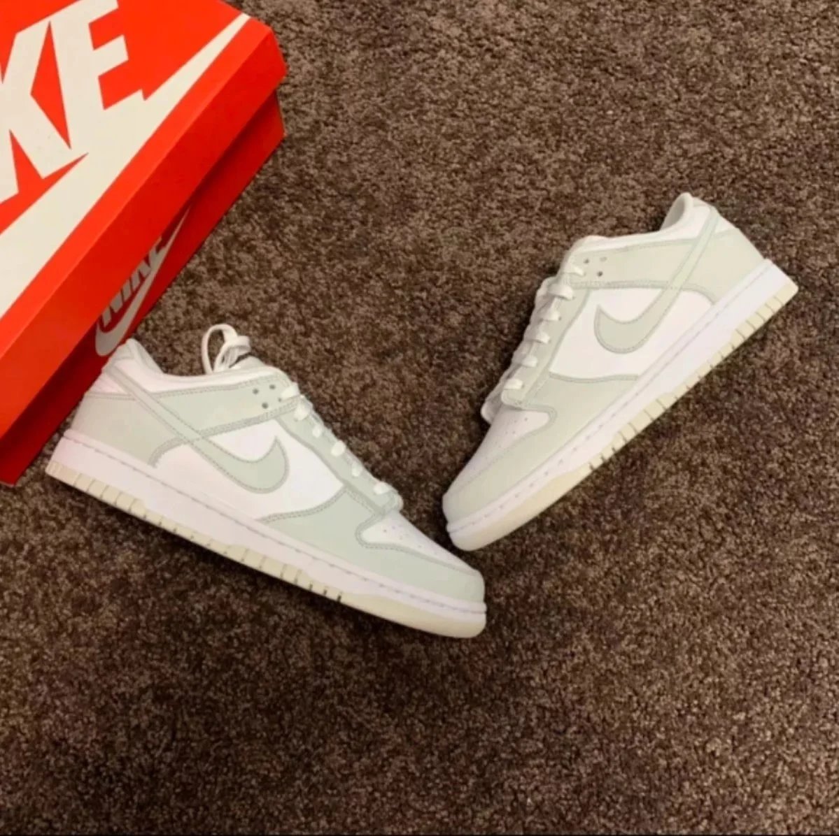 M size DUNK gray and white SKU image