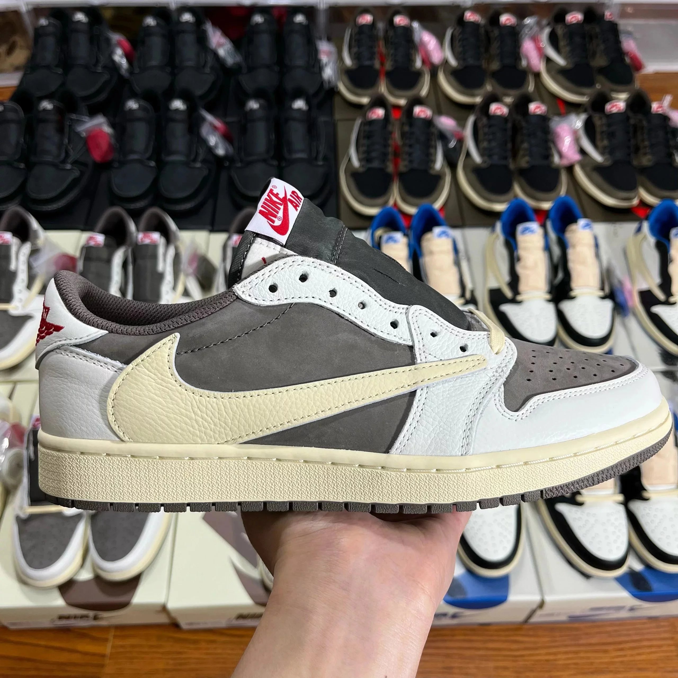 Travis Scott Air Jordan 1 Low Reverse Swoosh photo 5