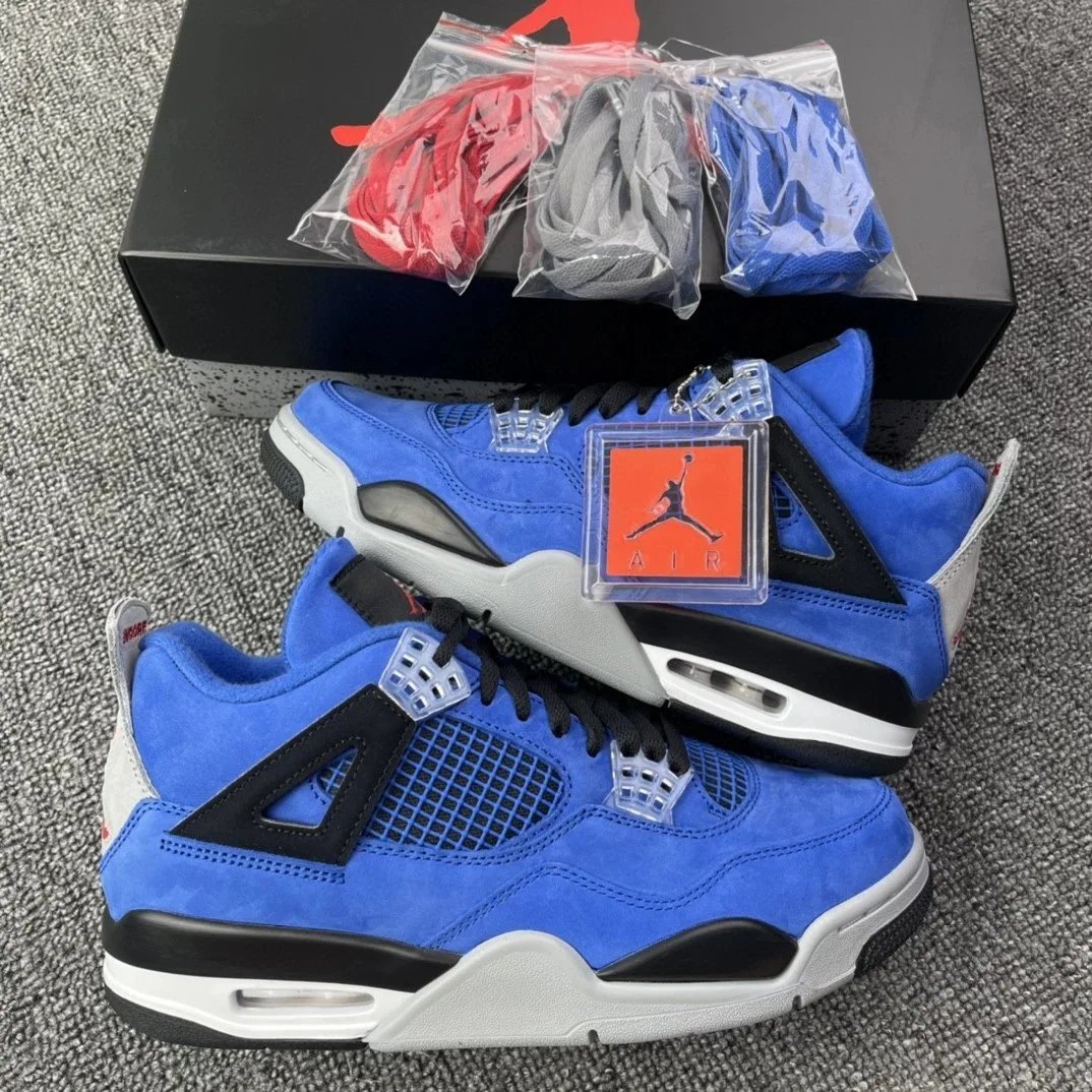 GX AJ4 A Ma Maniere Blue