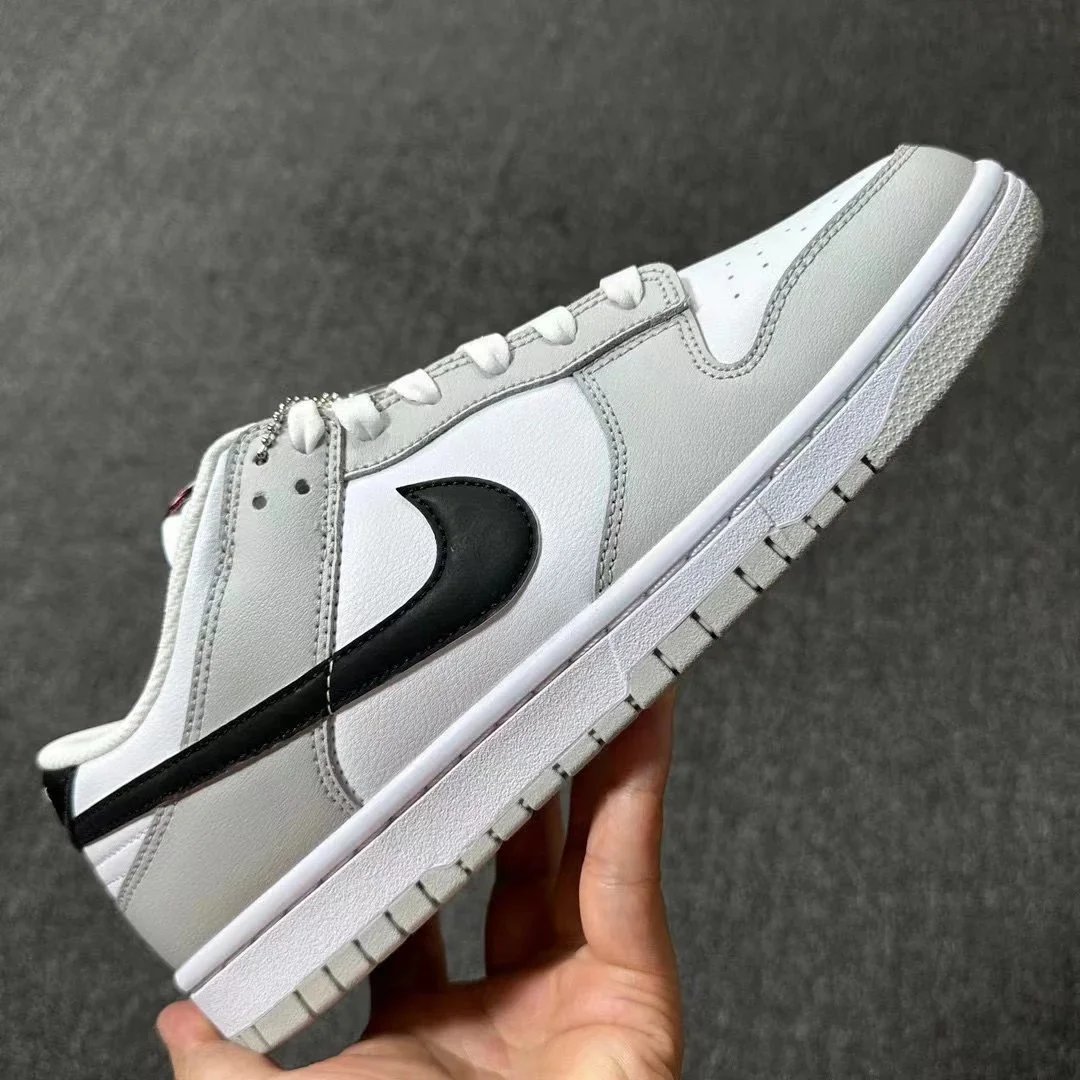 M-size DUNK grey-and-white lottery edition SKU image