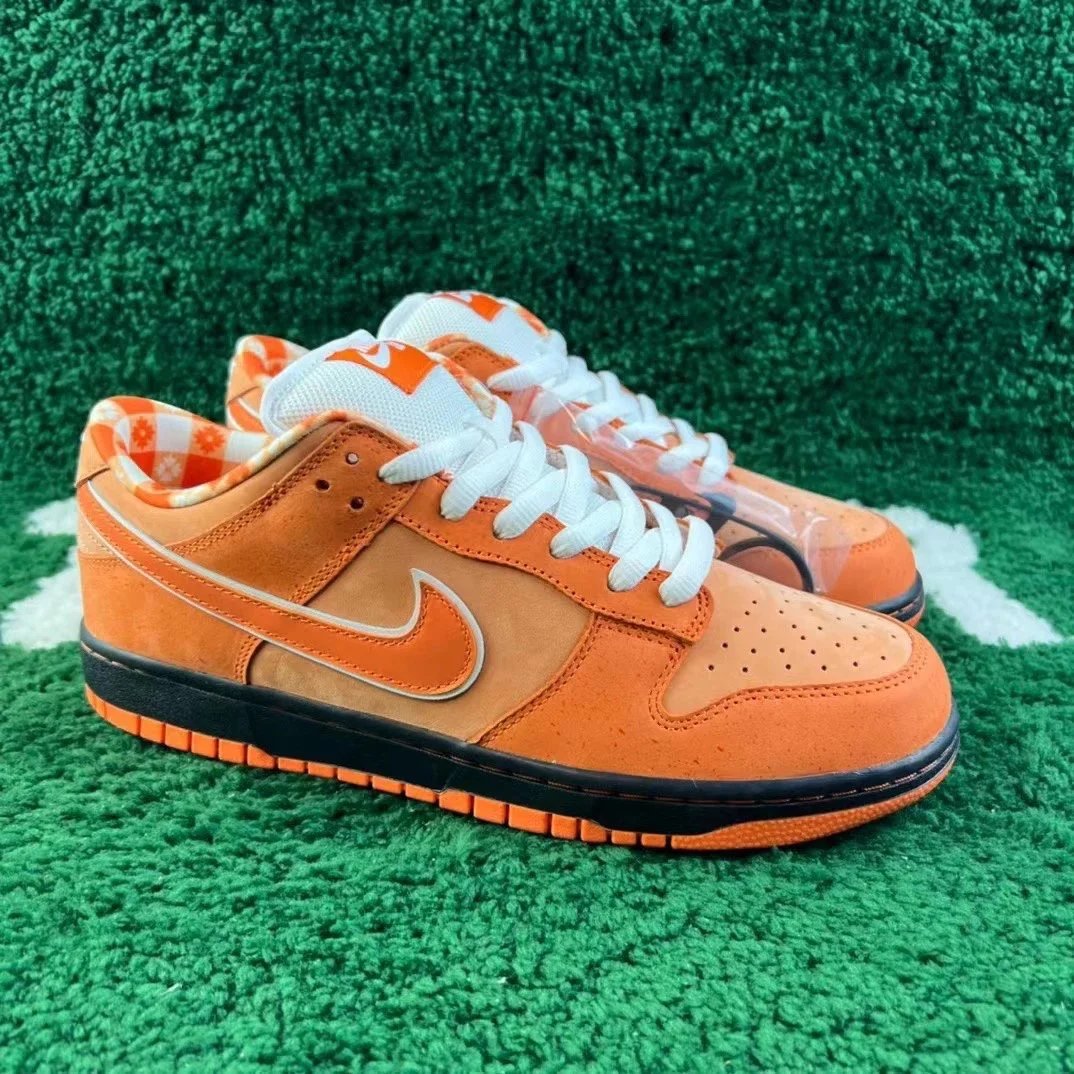 M-size DUNK SB Orange Lobster SKU image