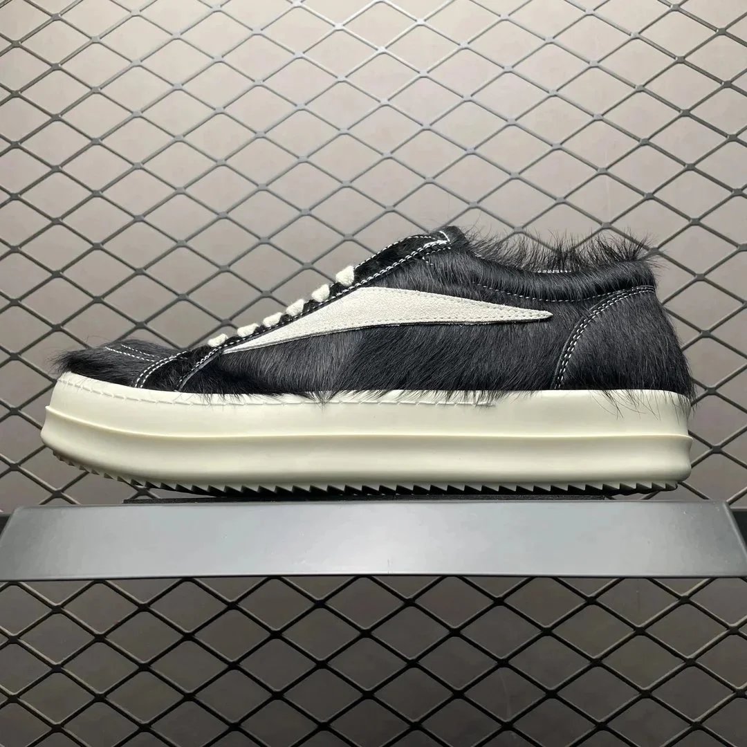 Low-top Vans black horsehair SKU image