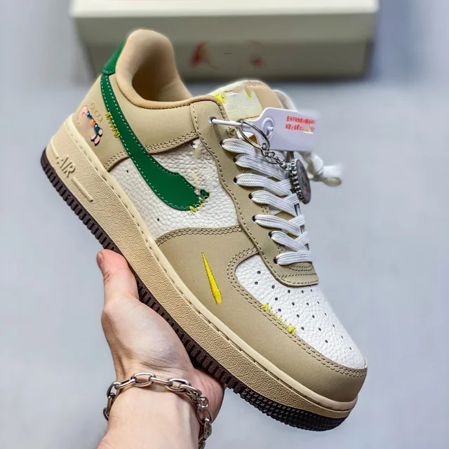 Nike Sneakers Low-Top Lace-Up product detail image 4