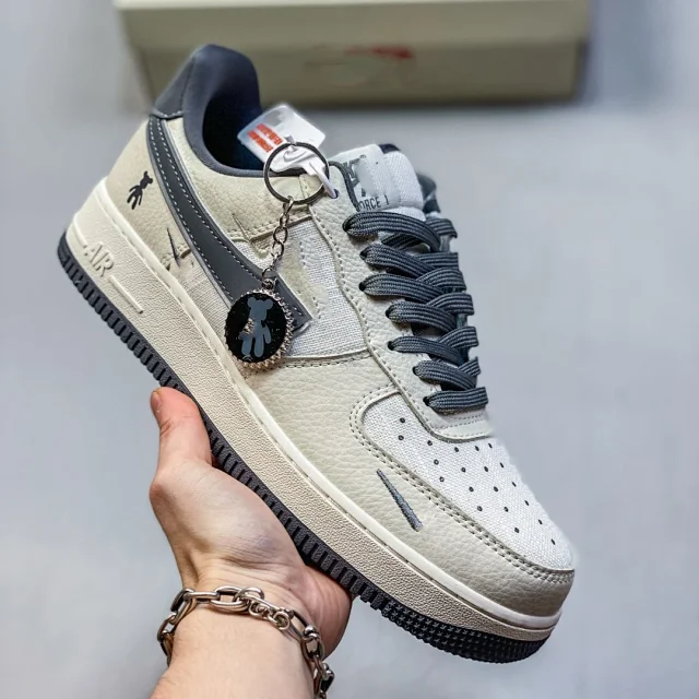 Nike Sneakers Low-Top Lace-Up product detail image 9