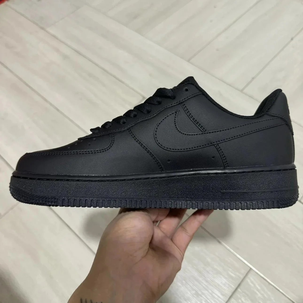 AF1 Low Black · 2
