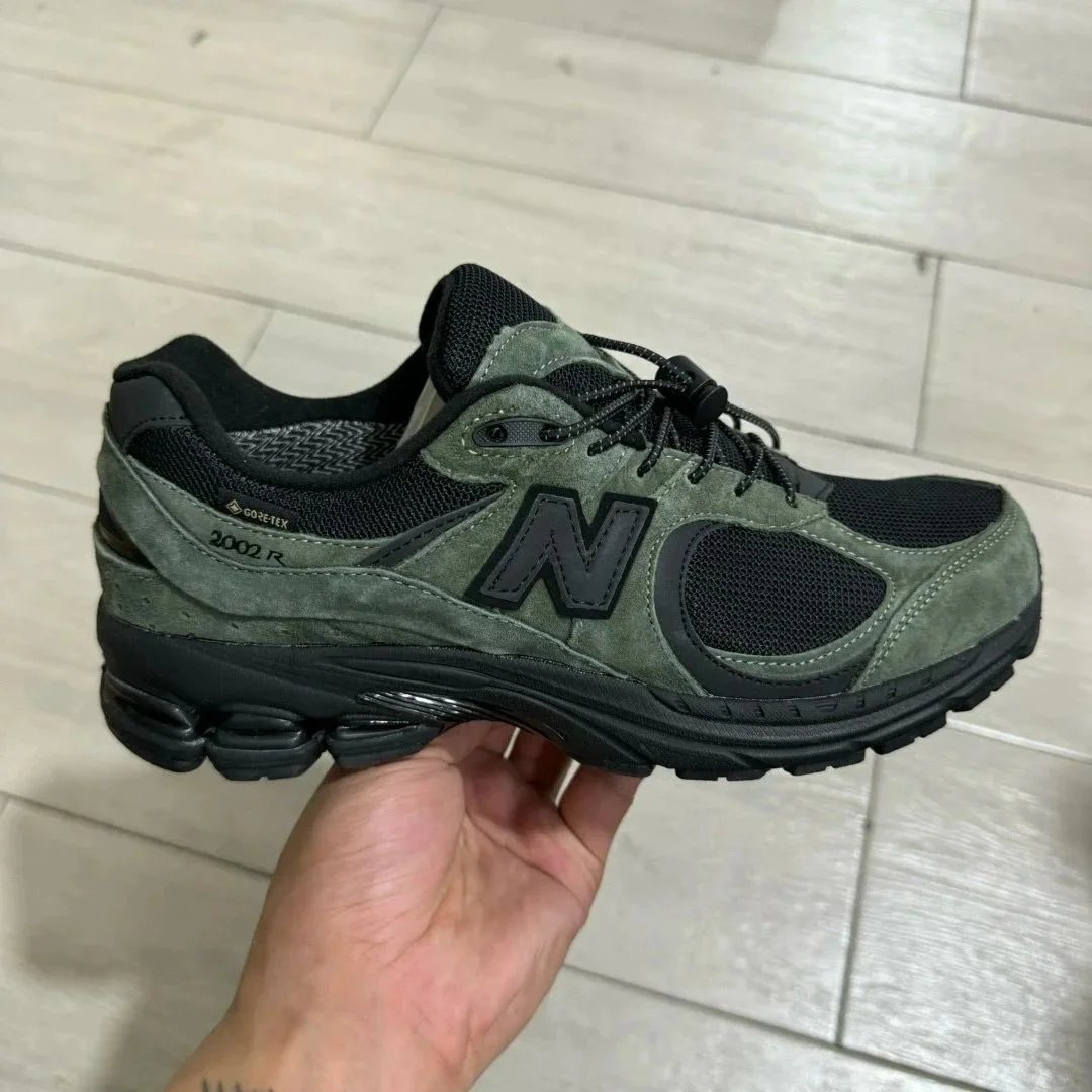 New Balance 2002r · 5
