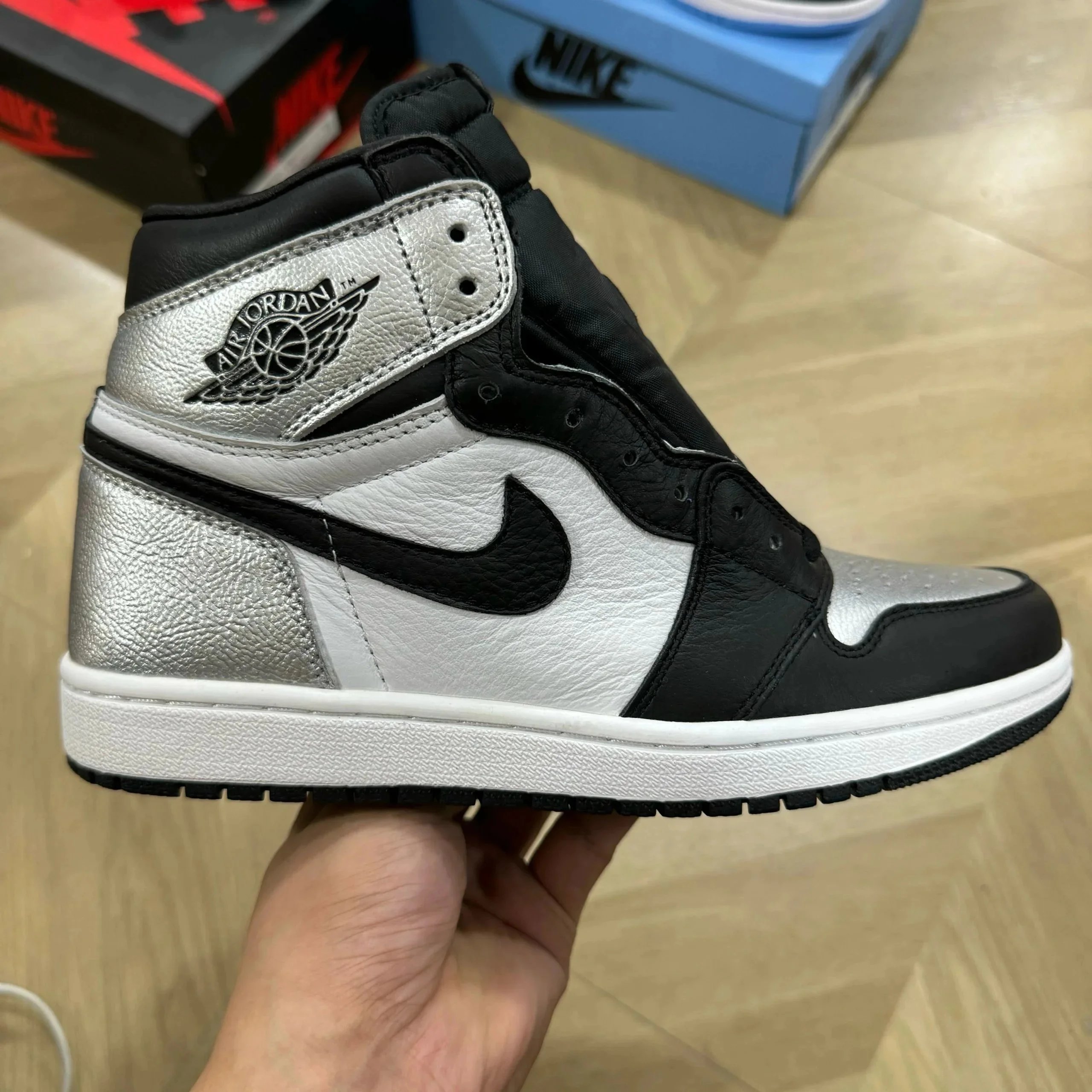 11 Black Silver Toes