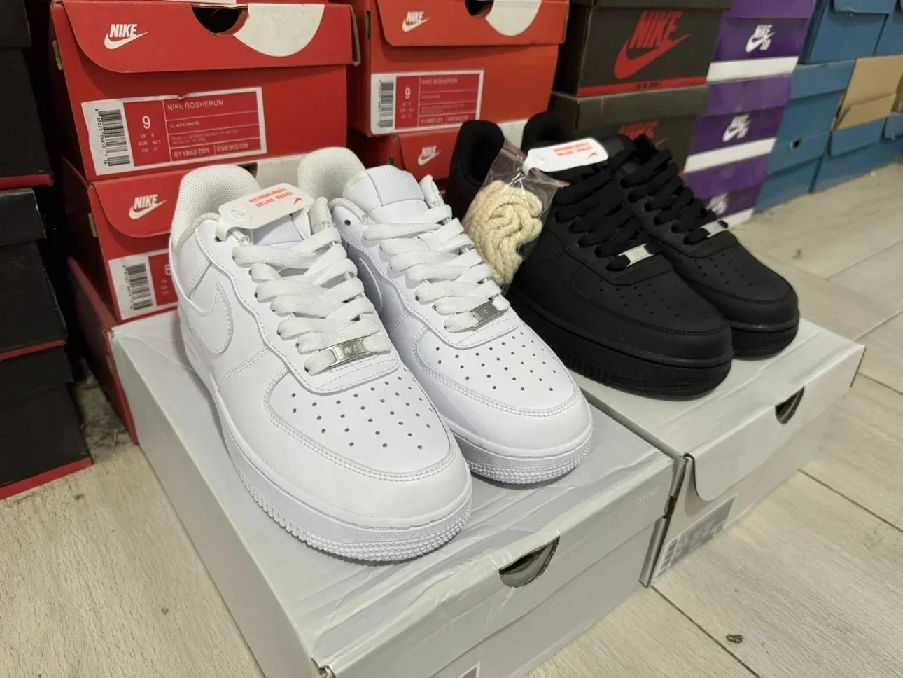 Cushioned Canvas Low-Top Shoes photo 5