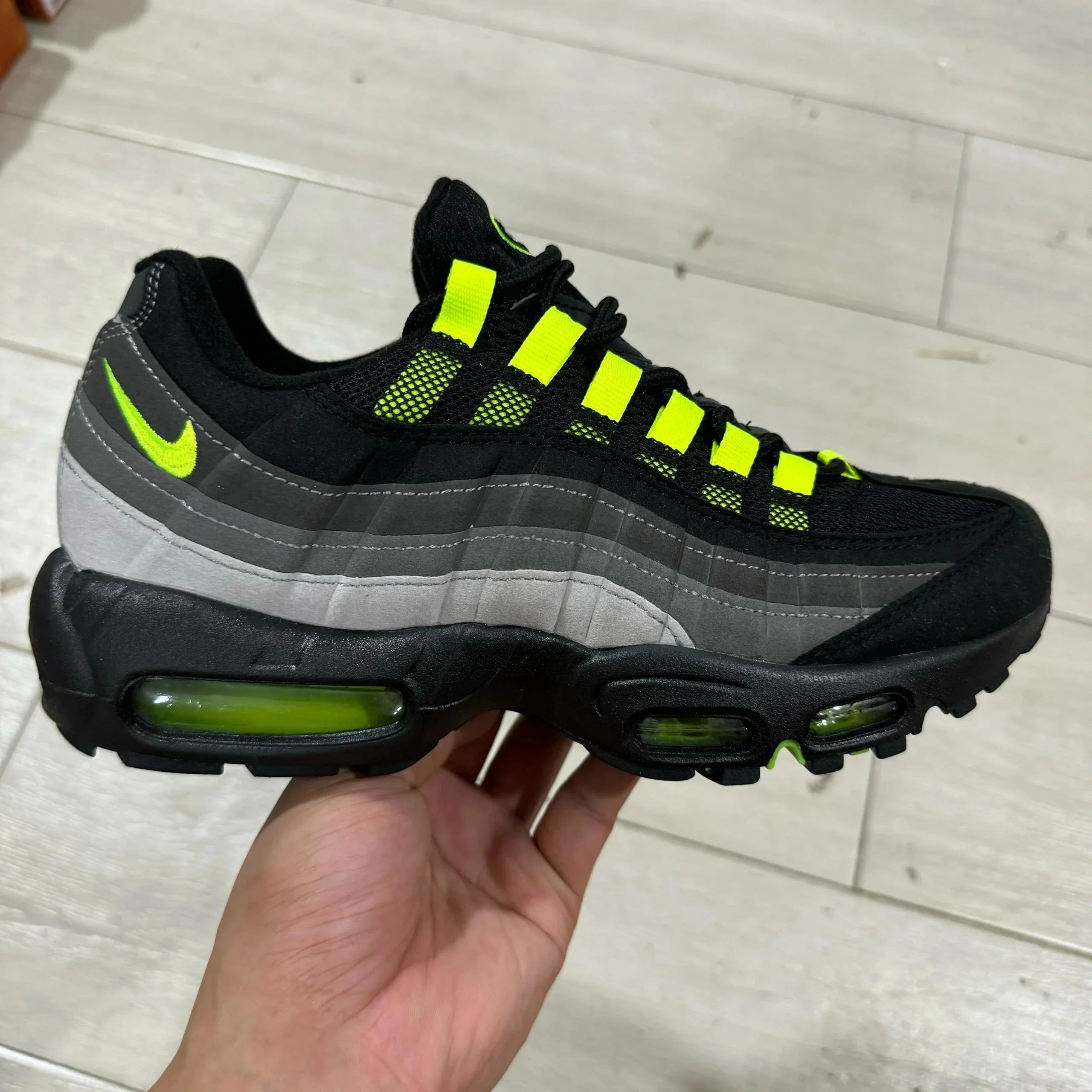 Nike Air Max 95 Sneakers - 11/23