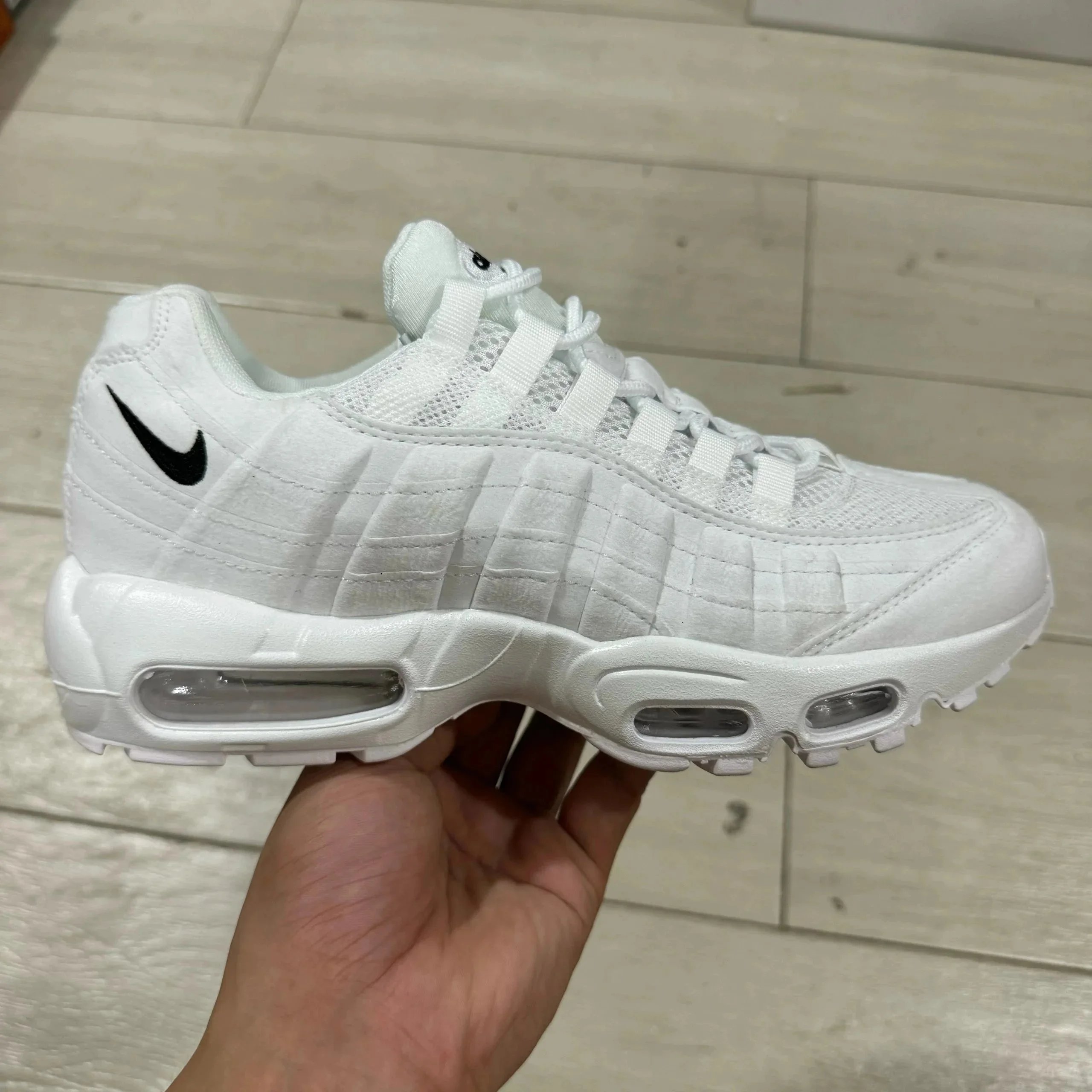 Nike Air Max 95 Sneakers - 10/23