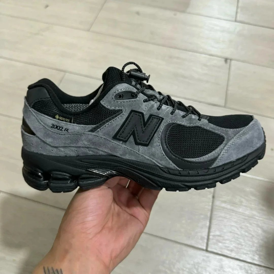 New Balance 2002r · 6