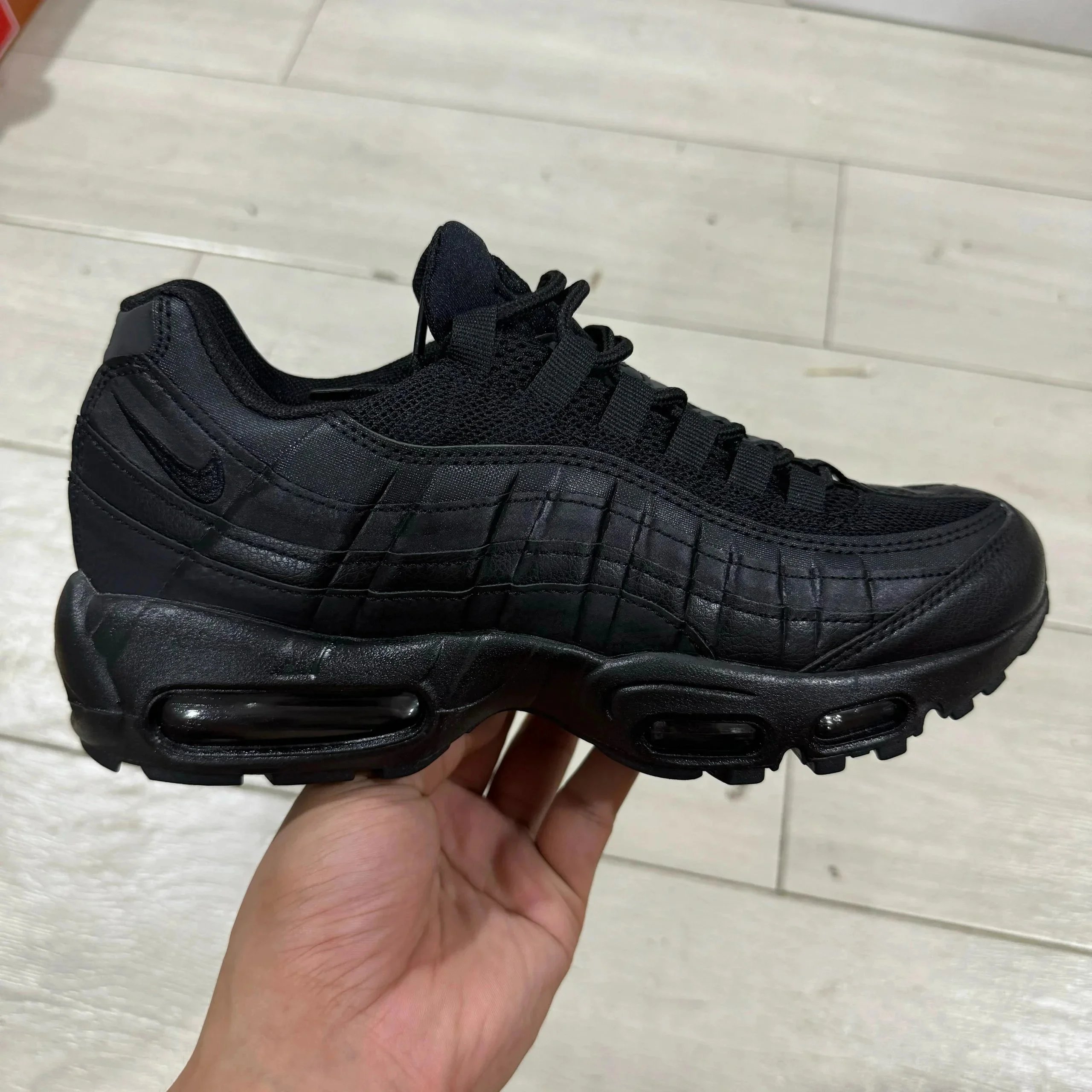 Nike Air Max 95 Sneakers - 8/23