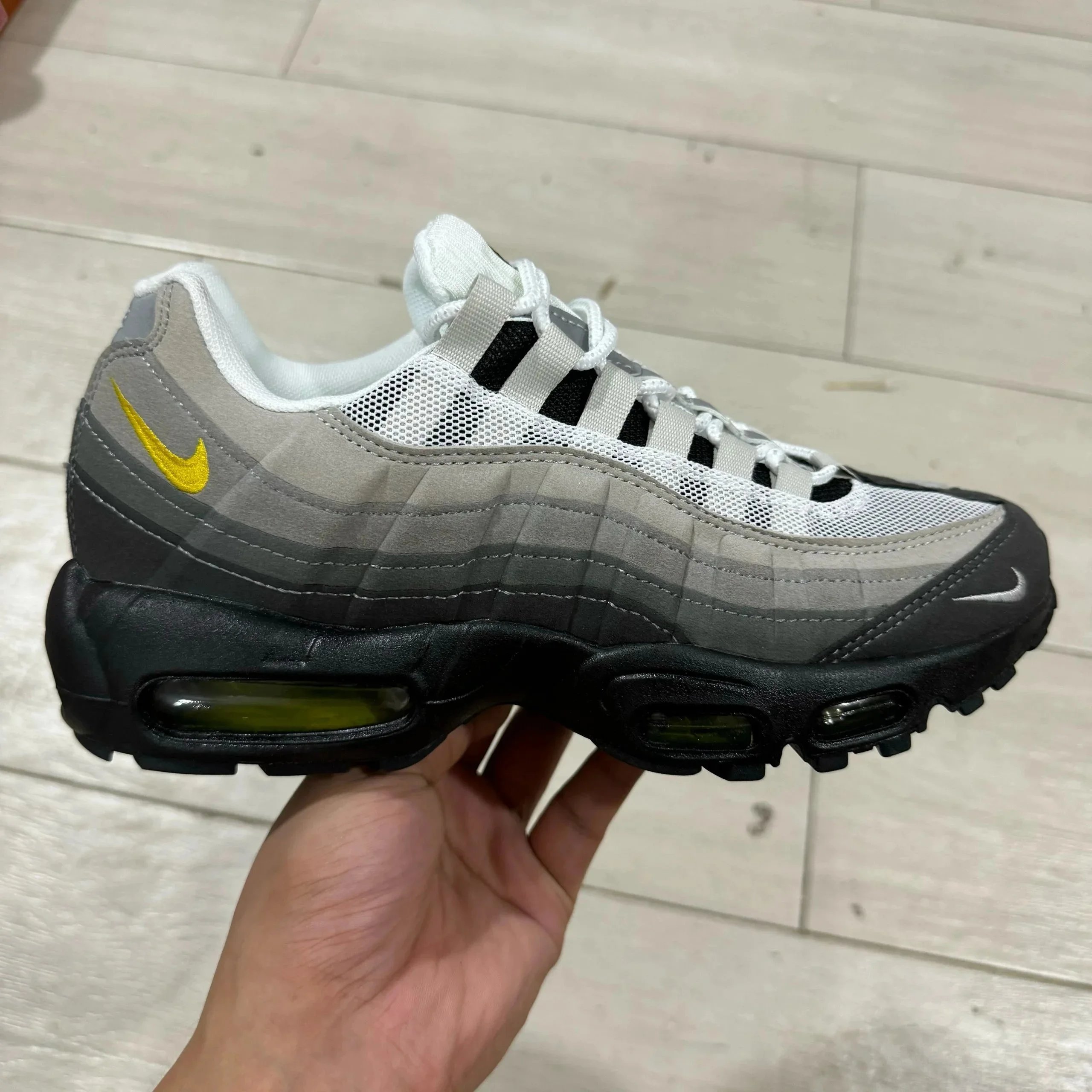 Nike Air Max 95 Sneakers - 23/23