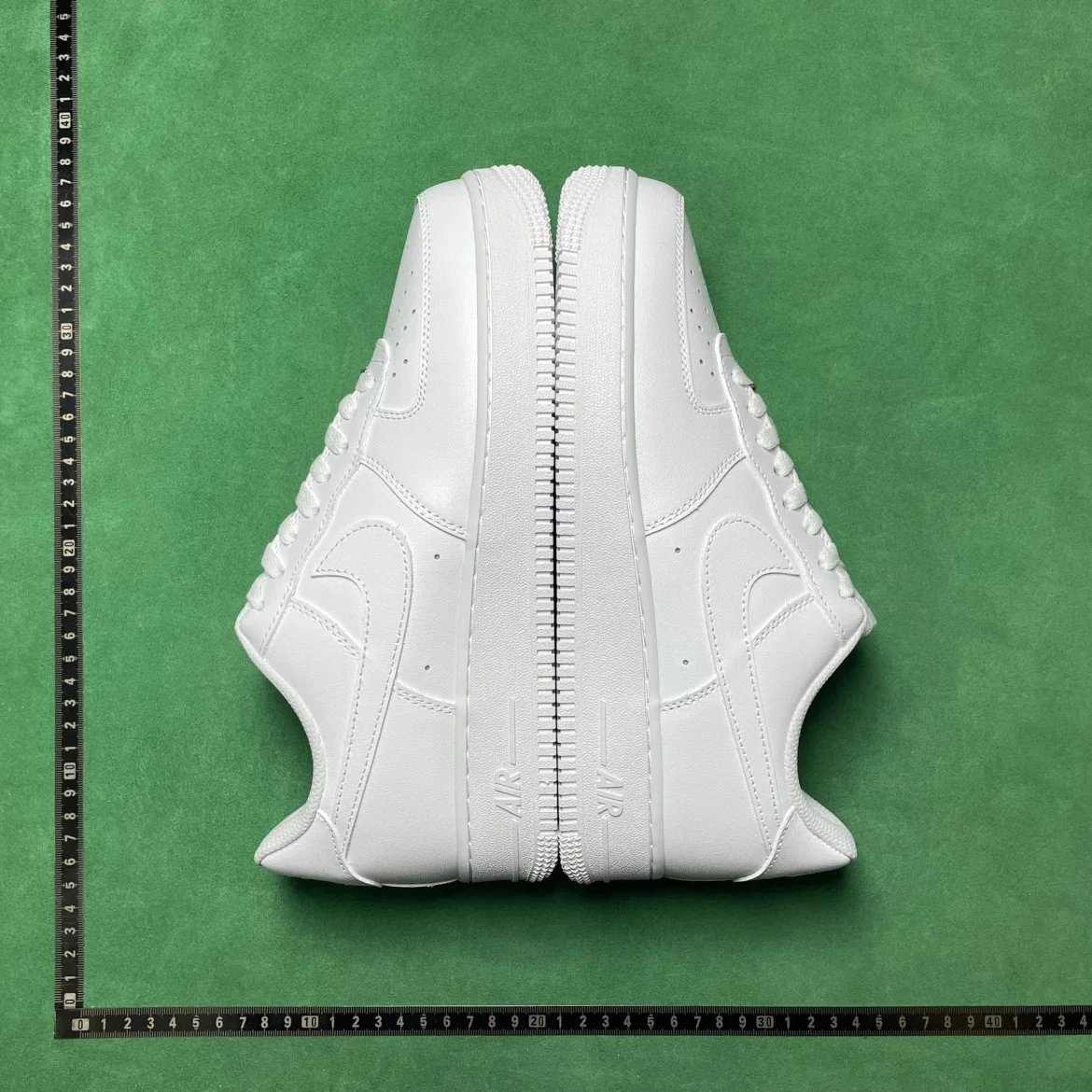 New Arrival Running Shoes: Pure White & Pure Black, No Built-in Air Cushion, Leather Material, Not as Good as DC Version