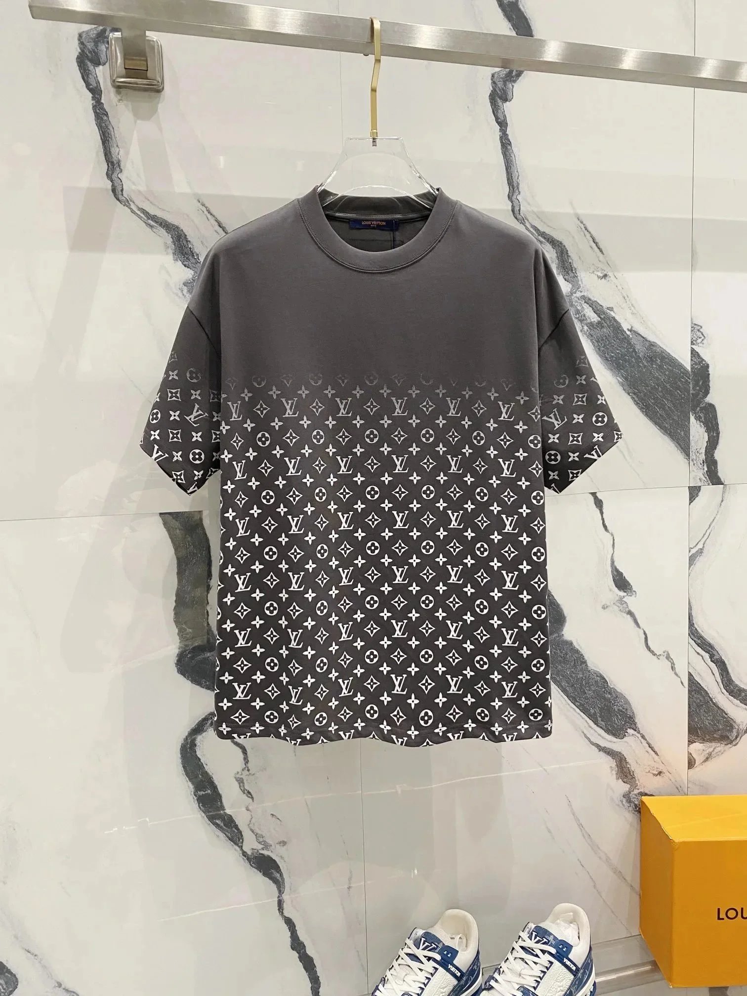 Louis Vuitton T-Shirts Short-Sleeve Logo T-Shirt — 72