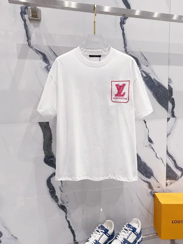 Louis Vuitton T-Shirts Short-Sleeve Logo T-Shirt product detail image 2