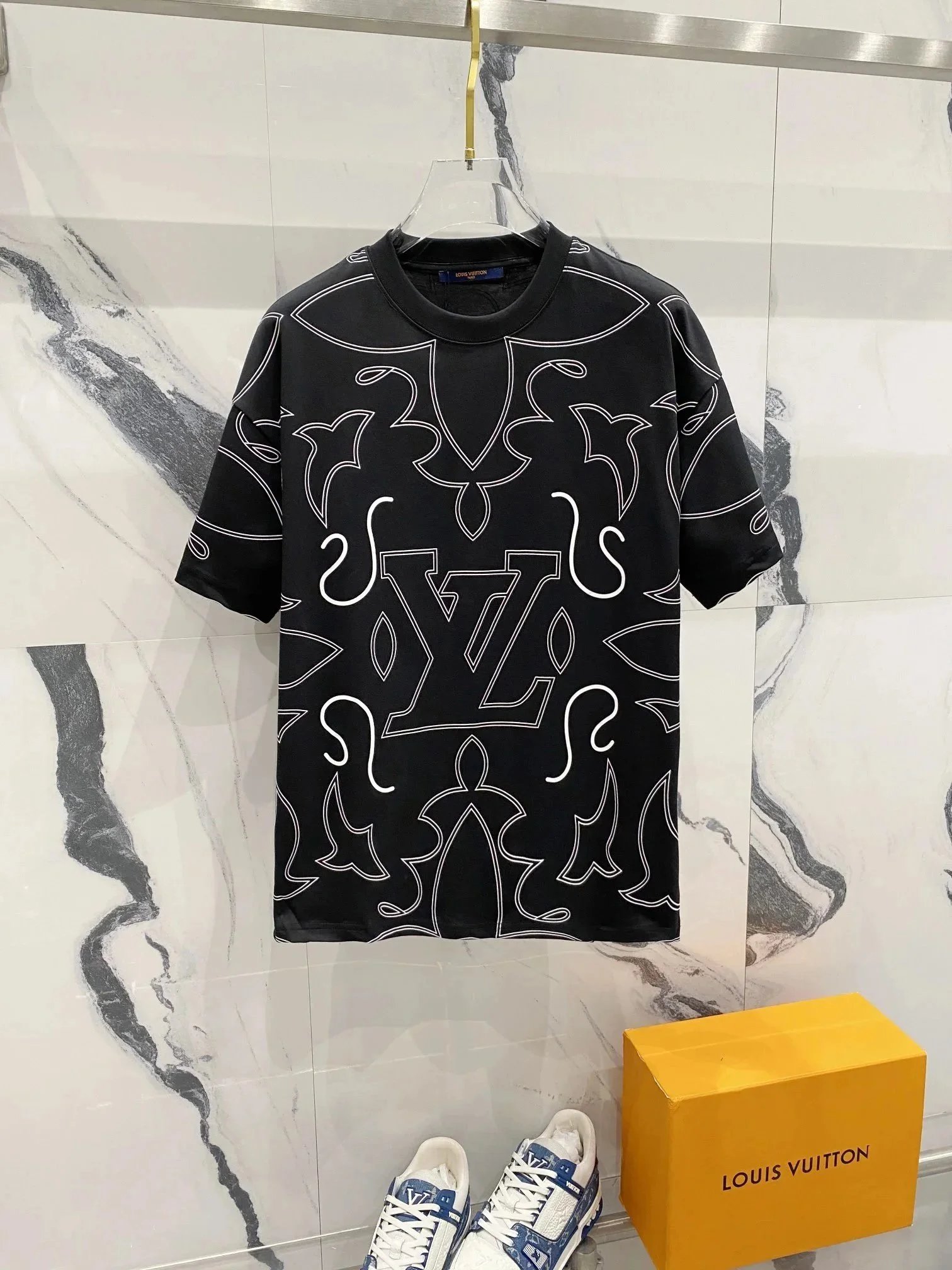 Louis Vuitton T-Shirts Short-Sleeve Logo T-Shirt — 49